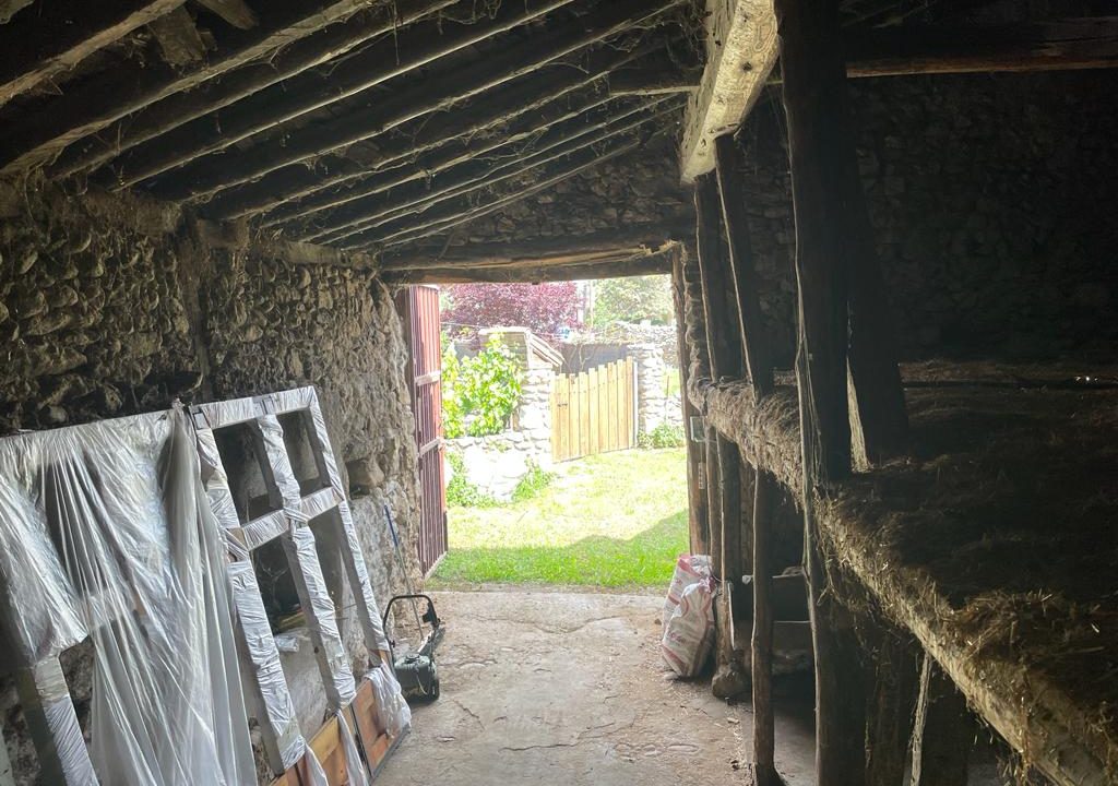 Comprar antiguo pajar en Pinilla del Valle-4