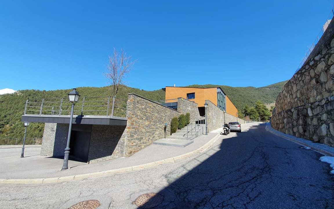 Venta espectacular chalet urbanitzacion Els oriosos Versusandorra