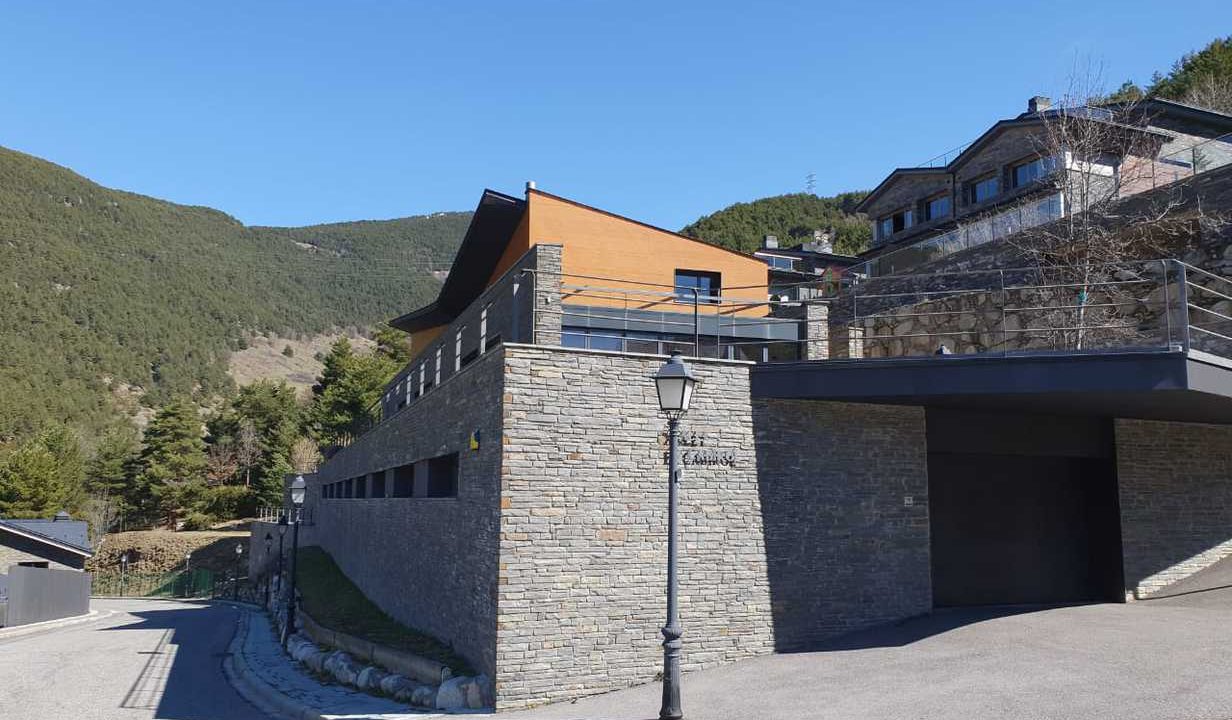 Venta espectacular chalet urbanitzacion Els oriosos Versusandorra
