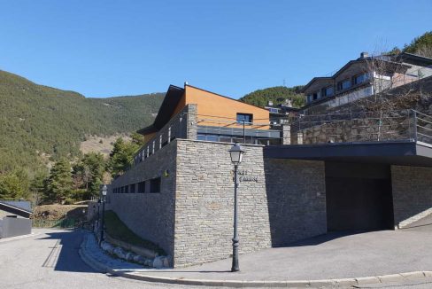 Venta espectacular chalet urbanitzacion Els oriosos Versusandorra