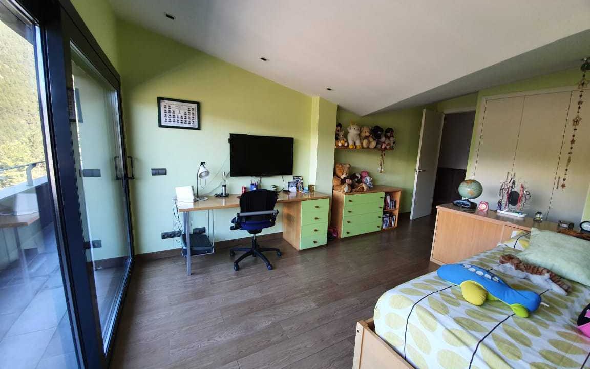 Venta espectacular chalet urbanitzacion Els oriosos Versusandorra