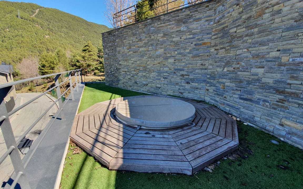 Venta espectacular chalet urbanitzacion Els oriosos Versusandorra