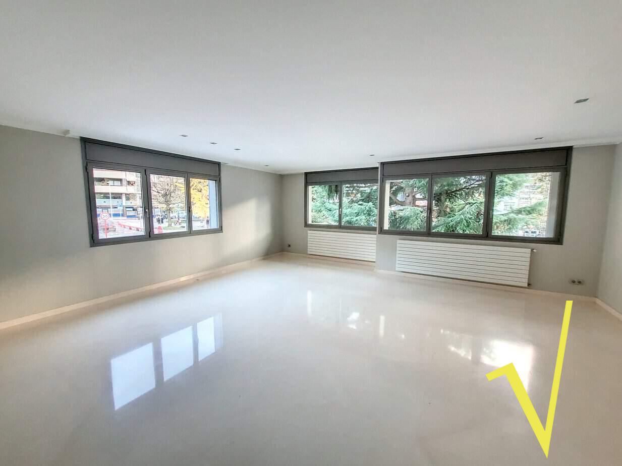 Apartamento de luxo de 3 quartos no centro de Escaldes