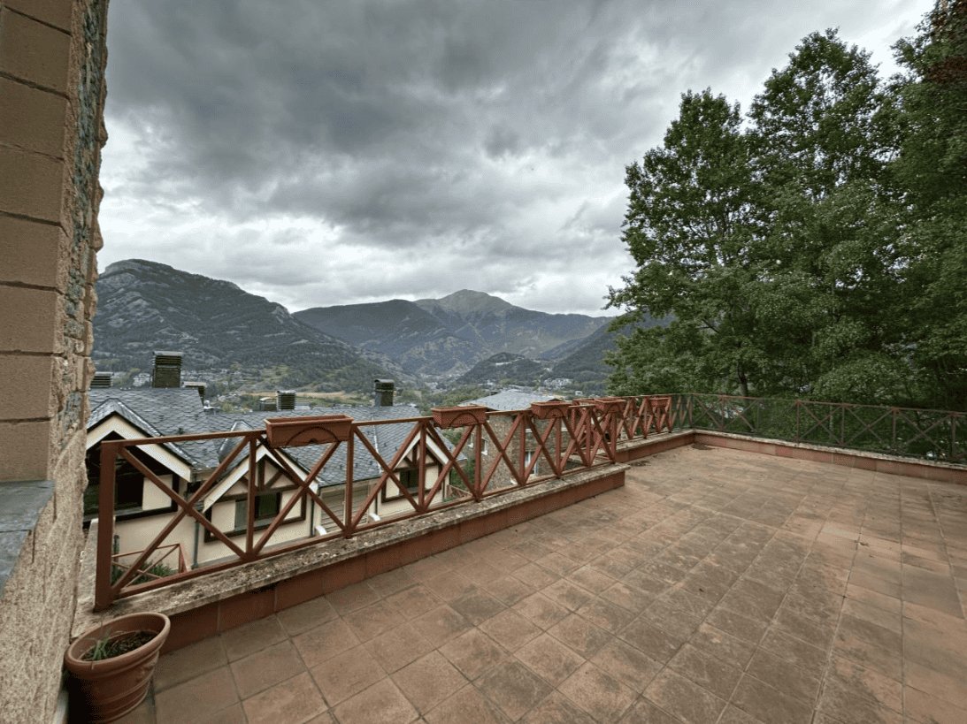 Duplex exclusivo e luminoso com jardins privados em L'Aldosa de la Massana