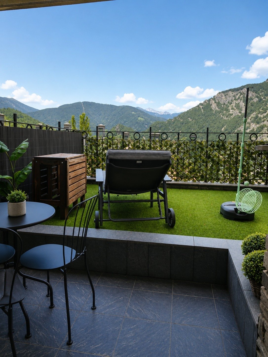 130 M² + TERRAZA CON JARDÍN + VISTAS PANORÁMICAS + 2 PARKINGS + 3 DORMITORIOS EN EL CENTRO DE ORDINO